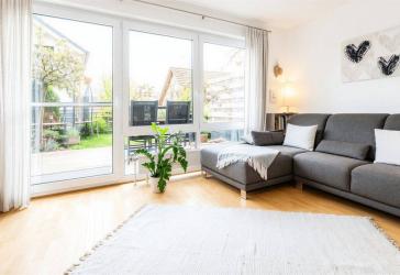 Ihr neuer Lebensmittelpunkt in Herrenberg-Kayh - mit PV, Garten & Sauna