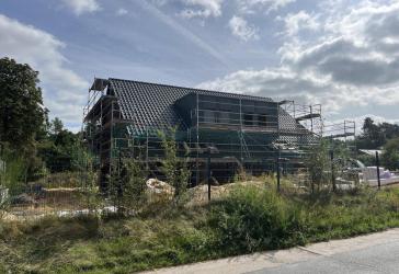 Moderne Neubau-Doppelhaushälfte nahe der Elbe
