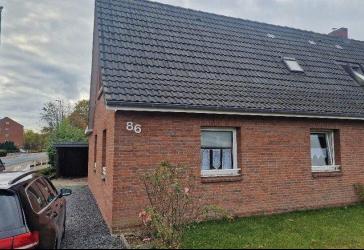 Charmante Doppelhaushälfte in zentraler Lage von Husum