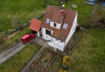 Modernisiert & Wohlfühlcharakter: Einfamilienhaus mit großem Garten in Schlüchtern-Hutten
