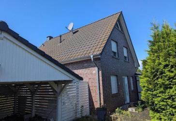 PROVISIONSFREI für Käufer!! --Einfamilienhaus - Baujahr 2007 mit Doppelcarport