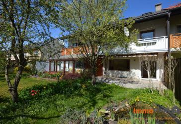 *Familien aufgepasst!* Top-gepflegtes Reihenhaus mit zwei Bädern, schönem Garten u. Garage in Mering