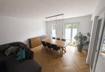 Exklusive 4-Zimmer-Gartenwohnung mit ca. 290 m² Garten und Hausgefühl am Riedberg