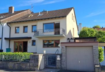Familienfreundliches Haus mit großzügigem Raumangebot in Würzburg Heidingsfeld, auch WG geeignet