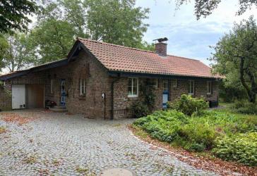 Was für eine Lage - allein zwischen Moers-Kapellen, Niep, Tönisberg und Krefeld!
