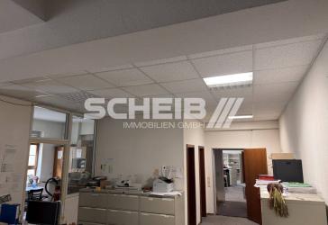 Innenstadtlage: 100 m² Bürofläche im Obergeschoss