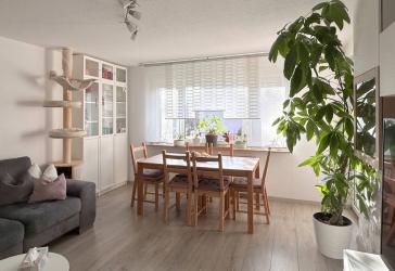 Gepflegte 4,5-Zimmer-Wohnung mit Südwest-Balkon, frei ab 01.07.