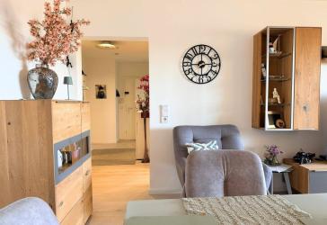 HELL. MODERN. BEZUGSBEREIT. - Sanierte 3-Zimmer-WHG mit Balkon, EBK, TG-Platz und vielem mehr