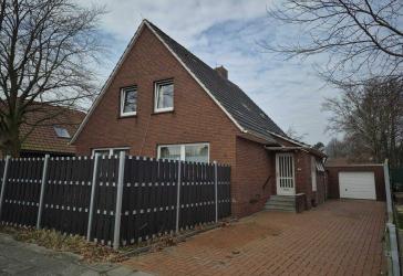 ***Einfamilienhaus mit Garage auf 741 m² Grundstück in Norden***PROVISIONSFREI