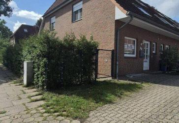 Gepflegtes Endreihenhaus mit eingezäuntem Garten und Carpot - 173m² Wohn- und Nutzfläche