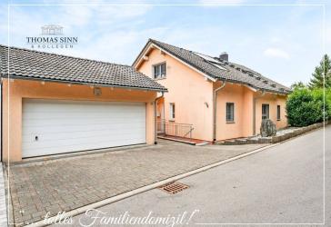 Lichtdurchflutetes Einfamilienhaus in exponierter, ruhiger Aussichtslage - sofort frei!