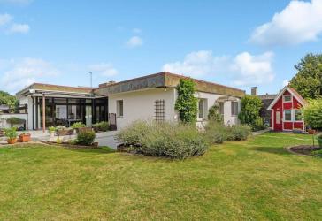 Ein Zuhause mit Perspektive - freistehender Bungalow mit Traumgrundstück in Dormagen-Hackenbroich