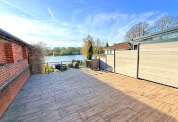 Endreihenhaus mit Oberteichblick - 42 m² Terrasse und Stellplatz in zentraler Lage