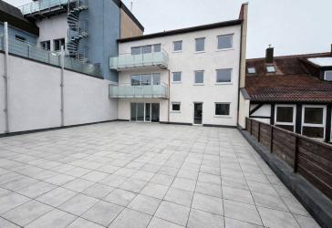 Kernsanierte 3-Zimmer-Wohnung mit 200qm Dachterrasse in Neustadt a.d. Aisch