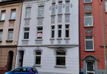 ORTS***4-Fam.-Haus - Sanierung erforderlich