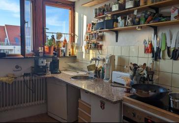 4-Zimmer-WG Wohnung Altbau