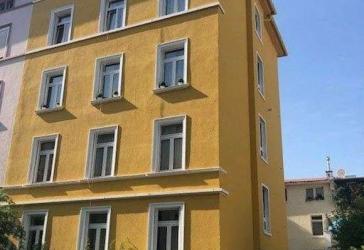 ALTBAU NORDEND AM HOLZHAUSENVIERTEL: Vier Zimmer & Balkon , top Grundriss, sofort frei!