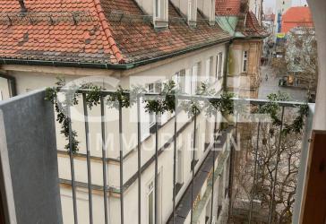 Wohnen über den Dächern von Straubing - Kleines 2-Zimmer-Apartment (teilweise möbliert)