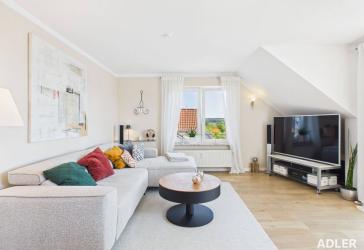 Gepflegte 4-Zimmer-Maisonette über zwei Ebenen - großer Balkon, 2 Bäder & 2 TG-Stellplätze