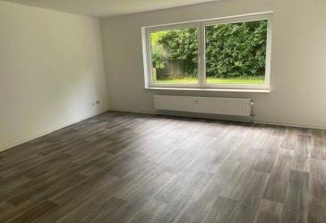 Großzügige Erdgeschosswohnung mit Terrasse