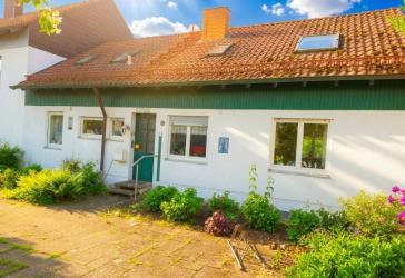 Provisionsfrei! Familien-Reihenmittelhaus in TOP-Lage Hohenroth – sofort bezugsfertig