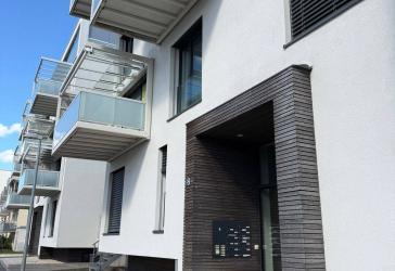 2-Zimmer-Wohnung mit Balkon, Einbauküche, Aufzug & Tiefgarage
