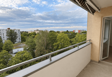 Frisch renovierte 3-Zimmer-Wohnung mit Westbalkon und traumhaftem Weitblick