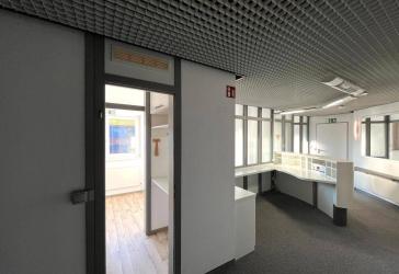 Zur Miete: Gepflegte Gewerbe-/Büro-/Praxisfläche mit ca. 180 m² in guter Lage von Delmenhorst