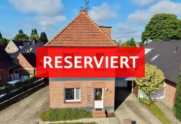 Stilvolles Zweifamilienhaus mit Charme und Entwicklungspotenzial in Nordhorn-Bookholt