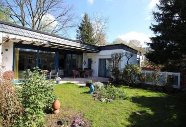 Architektenhaus! Schöner XL Bungalow mit XL Garage + Wintergarten