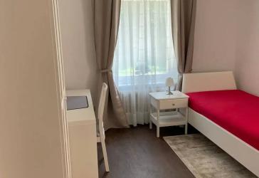 Möbliertes Zimmer, 7-er WG, Einfamilienhaus, 8 Min. fußlaufig zur U1