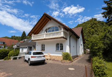Provisionsfrei direkt vom Eigentümer – Exklusives Wohnhaus mit großer mediterraner Terrasse