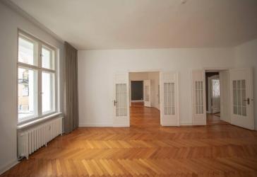 sehr schöne 6 zi-whg mit balkon EBK u. aufzug in der wielandstrasse
