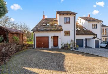 Großzügiges Reihenendhaus mit Garten, großer Terrasse, Garage und 3 Stellplätzen in Grenzach