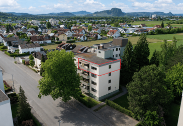 provisionsfrei, frisch modernisiert & ganz oben - 3-Zimmer, Balkon & TG inkl.
