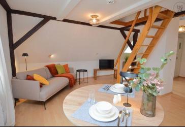 Möbliertes Apartment mit Galerie in Augsburg