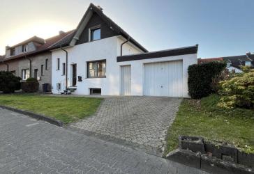 Bezugsfreies Einfamilienhaus mit Garage Nähe Freibad