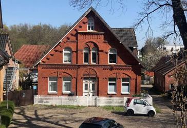 Exklusiv sanierte 4-Zimmer-Wohnung + Dachgeschoss