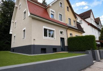 **PRIVATVERKAUF Doppelhaus / ERSTBEZUG nach KERNSANIERUNG / neue NOBILIA-KÜCHE / ruhige WOHNGEGEND**