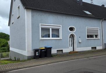 **Provisionsfrei**Zweifamilienhaus als Doppelhaushälfte in Reinheim zu verkaufen