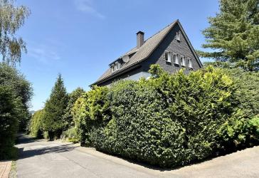 Menden-Brockhausen: Attraktives Dreifamilienhaus in idyllischer Wohnlage mit sehr guter Rendite!