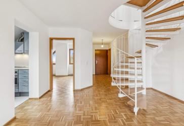 Sonnige 3,5-Zimmer-Maisonette-Wohnung mit Burgblick-Solar und Parkett in ruhiger Lage von Hechingen