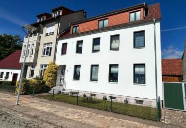 Stilvoll saniert: Mehrfamilienhaus mit historischem Charme in Güstrow - OHNE Maklergebühren - VHB