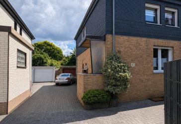 Gemütliches Reihenendhaus mit großem Garten, Terrasse, Garage und viel Nutzfläche
