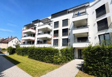 Moderne 4-Zimmer-Eigentumswohnung mit Balkon, Aufzug, Tiefgarage und Einbauküche