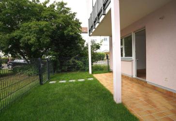 Hauptstadtmakler-Bezugsfreie Wohnung mit Terrasse und Tiefgaragenstellplatz