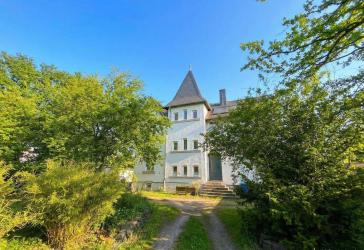 Exklusiv residieren in Meerane: Stilvolles Villenhaus von 1903 - repräsentativ, ruhig und A4-nah