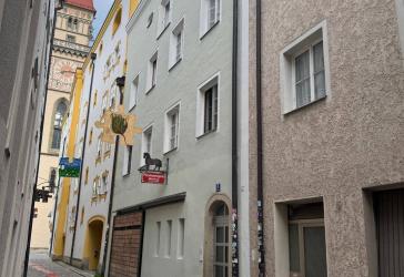 Lust eine neue 4er WG zu gründen? 161qm Wfl. mit sonnigen Balkon in der Passauer Altstadt - Höllgasse -Haus wurde vor 6 Jahren Kernsaniert