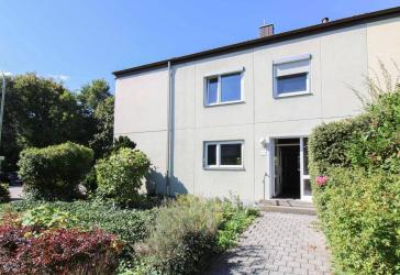 Ruhig gelegenes, großes Reiheneckhaus mit vielen Zimmern und Gestaltungsmöglichkeit in Ulm-Böfingen