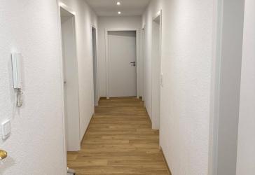Wohnen wie im Neubau - kernsanierte Wohnung mit Balkon und PKW-Stellplatz
